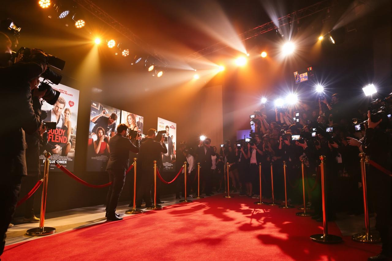万利达影院资讯 - 《深海奇航》票房突破20亿，导演透露续集计划